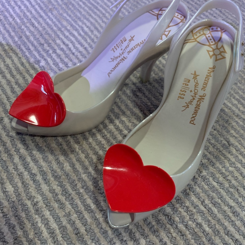 Vivienne Westwood Melissa hard to find. Size 9 see picture for minor damage